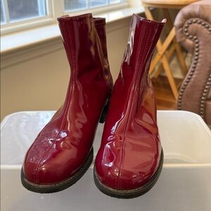 Stuart Weitzman EasyOn Patent Leather Ankle Boot Cranberry Sleek Simple Bold 6.5